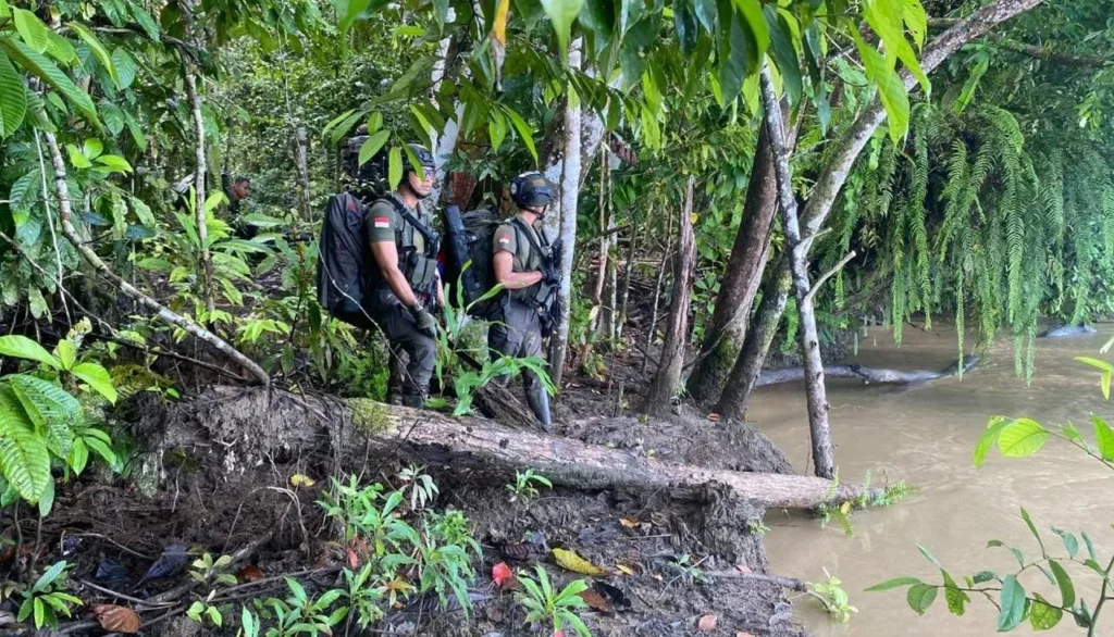 Penyisiran di Lokasi Zona Merah dan Ekstrem Hilangnya Iptu Tomi Marbun, SAR Korps Brimob