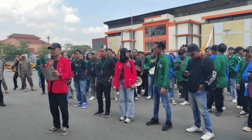 Aksi Damai Aliansi Mahasiswa UIN SATU Tulungagung, Bacakan 11 Tuntutan ke Pemerintah 